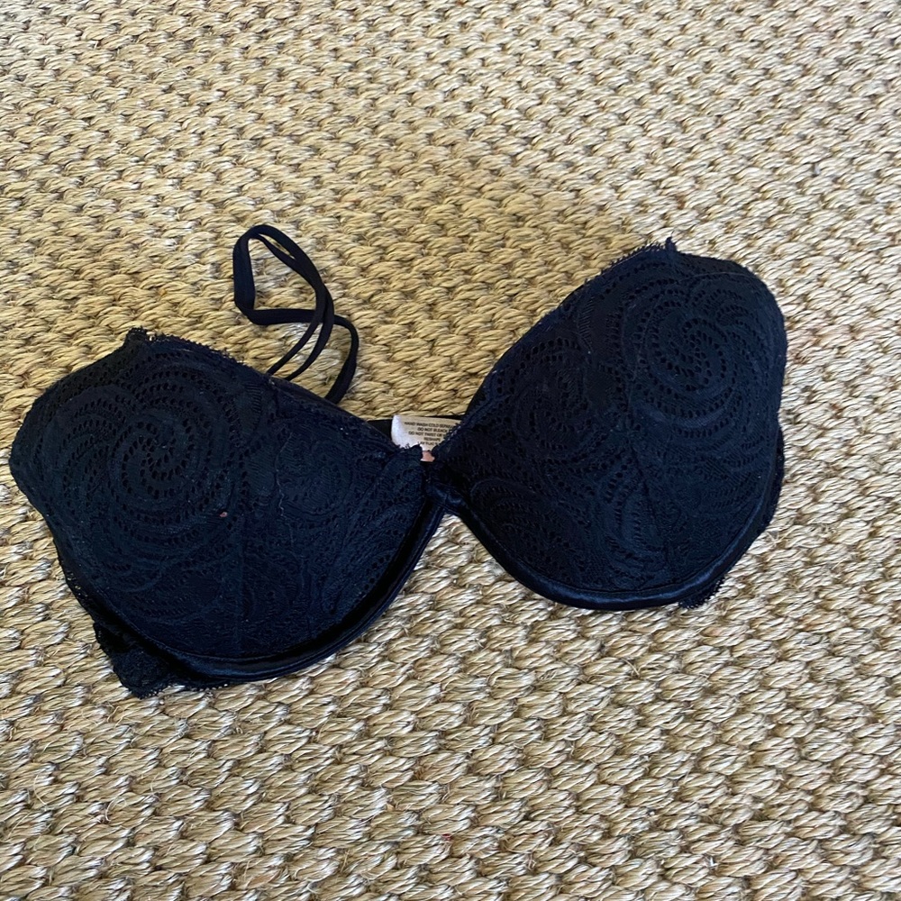 Victoria’s Secret Black Lace Push-Up Bra!
